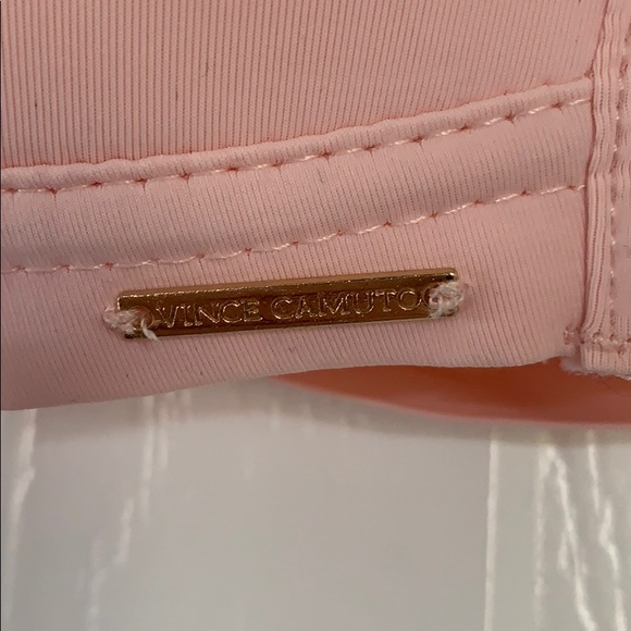 VINCE CAMUTO BRA WIRELESS 36B - Picture 2 of 4